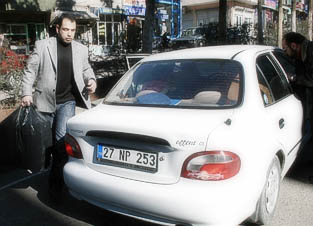 Kaçak sigara satıcılarına suçüstü