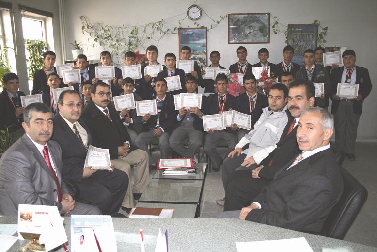 Güreşçiler Ödüllendirildi Güreşçiler Ödüllendirildi