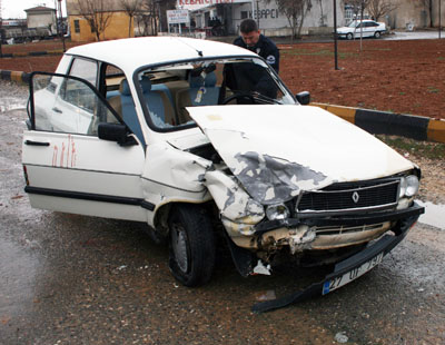 E-90'da kaza 2 yaralı E-90'da kaza 2 yaralı
