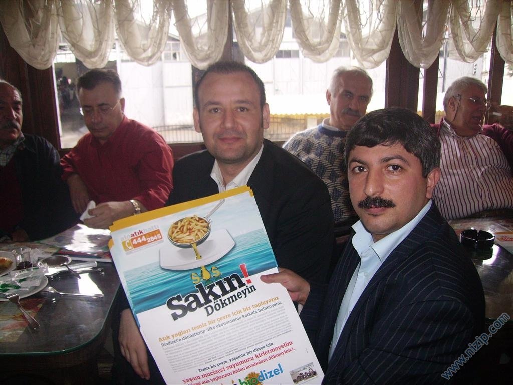 Ezicicomtr veya Sakın Yağlarınızı Dökmeyin Ezicicomtr veya Sakın Yağlarınızı Dökmeyin