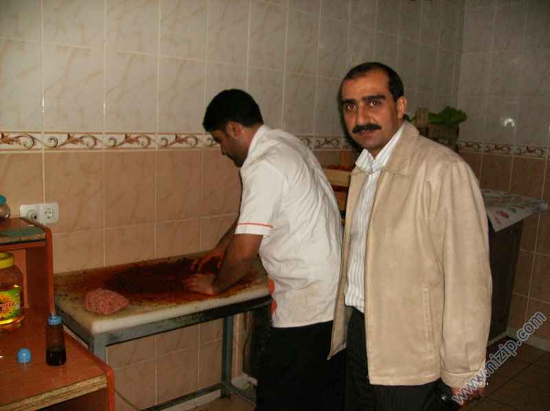 Osmanlı Kafede Nizip.com'un Geleneksel Çiğ köfte Etkinliği Yapıldı Osmanlı Kafede Nizip.com'un Geleneksel Çiğ köfte Etkinliği Yapıldı