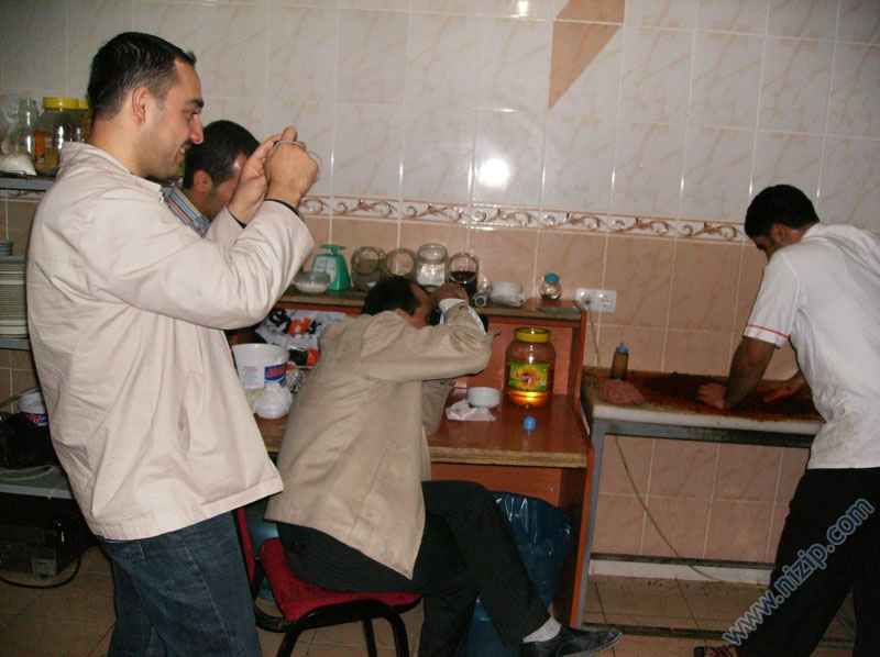 Osmanlı Kafede Nizip.com'un Geleneksel Çiğ köfte Etkinliği Yapıldı Osmanlı Kafede Nizip.com'un Geleneksel Çiğ köfte Etkinliği Yapıldı