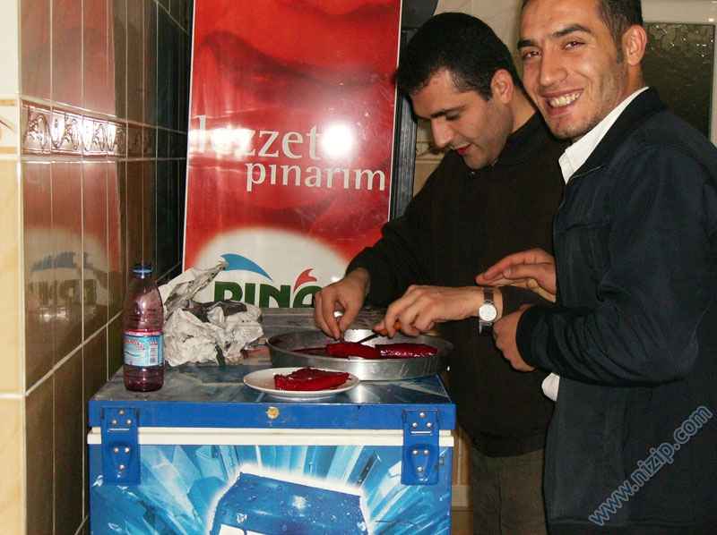 Geleneksel Cumartesi Çiğ Köfte Partisi -3- Geleneksel Cumartesi Çiğ Köfte Partisi -3-