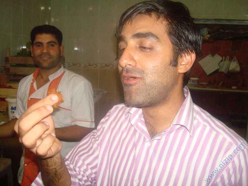 Bakın Hele Misafir Üye Sitede Hangi Fotoğrafa Bakıyor:)