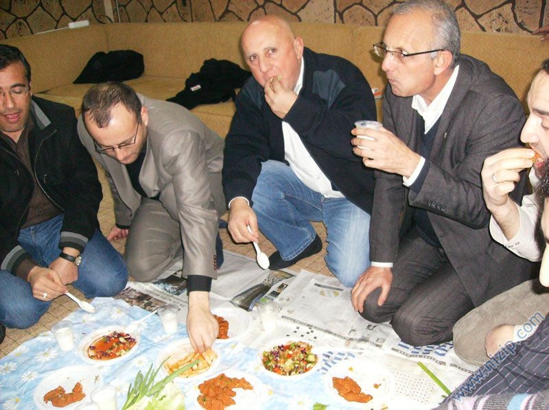 Geleneksel C.tesi Çiğ Köfte Partisi 6- Nrt