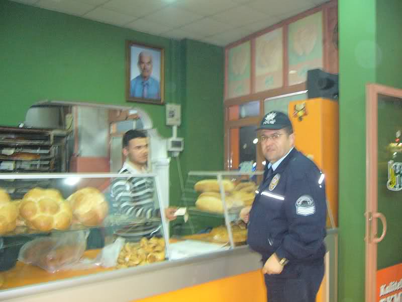 Kımse ac kalmasın Bir Ekmekde Askıya