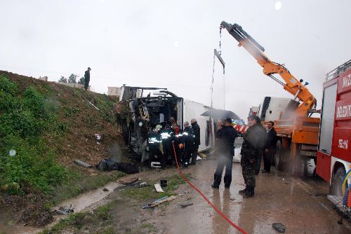 Gaziantep Nizip Karayolunda Kazada: 14 Kişi Öldü, ...