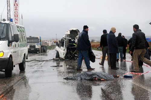 Gaziantep Nizip Karayolunda Kazada: 14 Kişi Öldü, ...