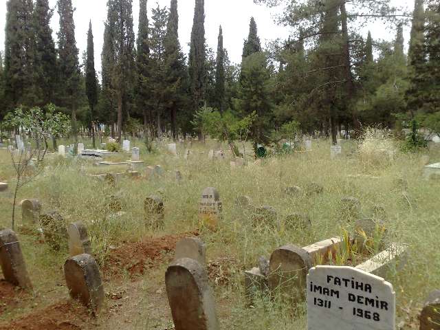 Mezarlıktaki Çalışmalar