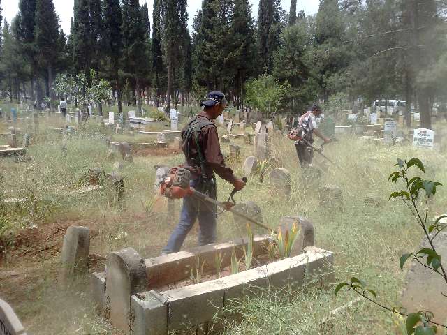 Mezarlıktaki Çalışmalar