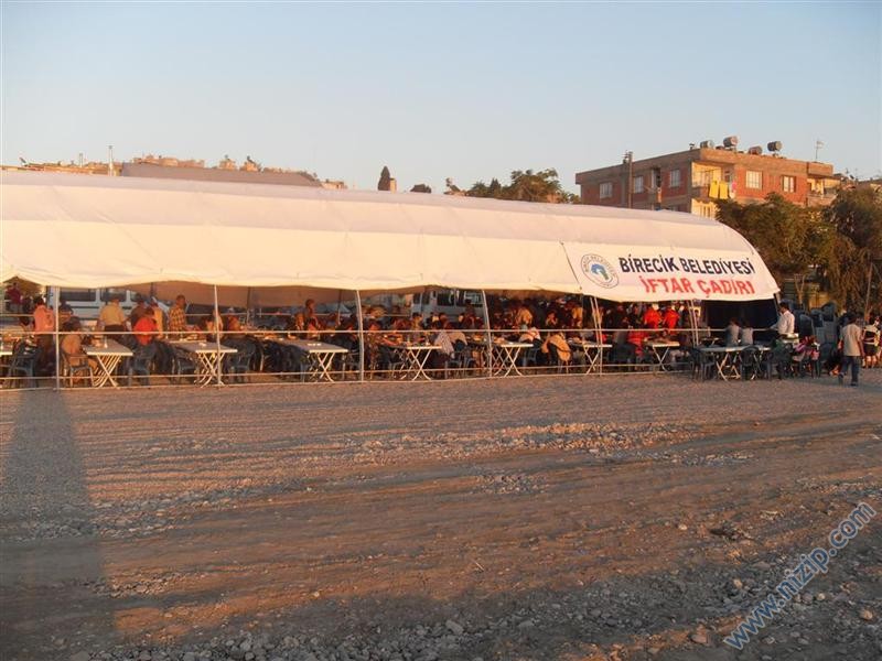 Birecik Belediyesi İftar Çadırına Büyük İlgi