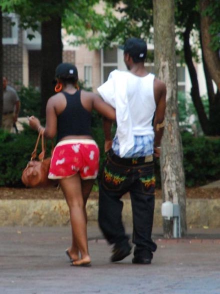 Pantolon Giymede Son Moda :( Pantolon Giymede Son Moda :(
