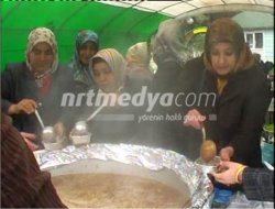Nizip AK Parti Kadın Kolları 1 Ton Aşure Dağıttı