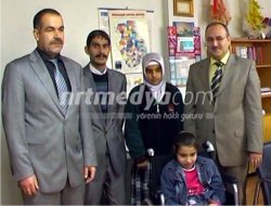 İmam Hatip Lisesi Öğrencilerinden Örnek Davranış İmam Hatip Lisesi Öğrencilerinden Örnek Davranış