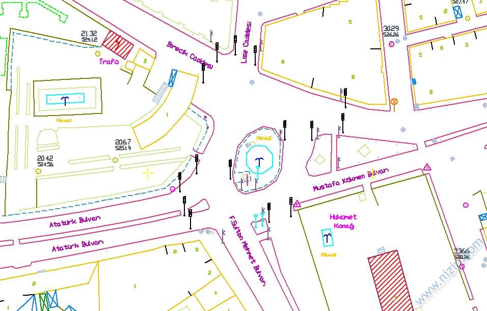 Hükümet Konağı Göbegindeki Trafik Lambalarına Gerek Yok