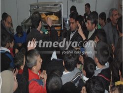 Francala Fabrikası Açılışında Ücretsiz Ekmek Dağıtıldı Francala Fabrikası Açılışında Ücretsiz Ekmek Dağıtıldı