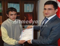 Yazdığı Şiir, Bölge Üçüncüsü Seçildi