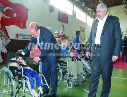 Nizip Nizip Engelliler Derneğinden Tekerlekli Sandalye Dağıtım Töreni