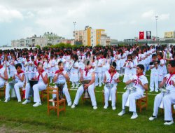 Nizipli Öğrencilerden melodika Rekor Denemesi