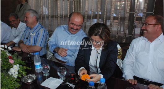 Şair Ahmet Şahin'den, Vekillere Şiir