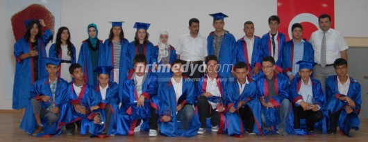 Özyurt Koleji'nden "Mezuniyet Gecesi" Özyurt Koleji'nden "Mezuniyet Gecesi"