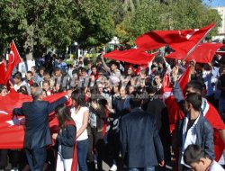 Öğrencilerden Teröre Tepki Yürüyüşü Öğrencilerden Teröre Tepki Yürüyüşü