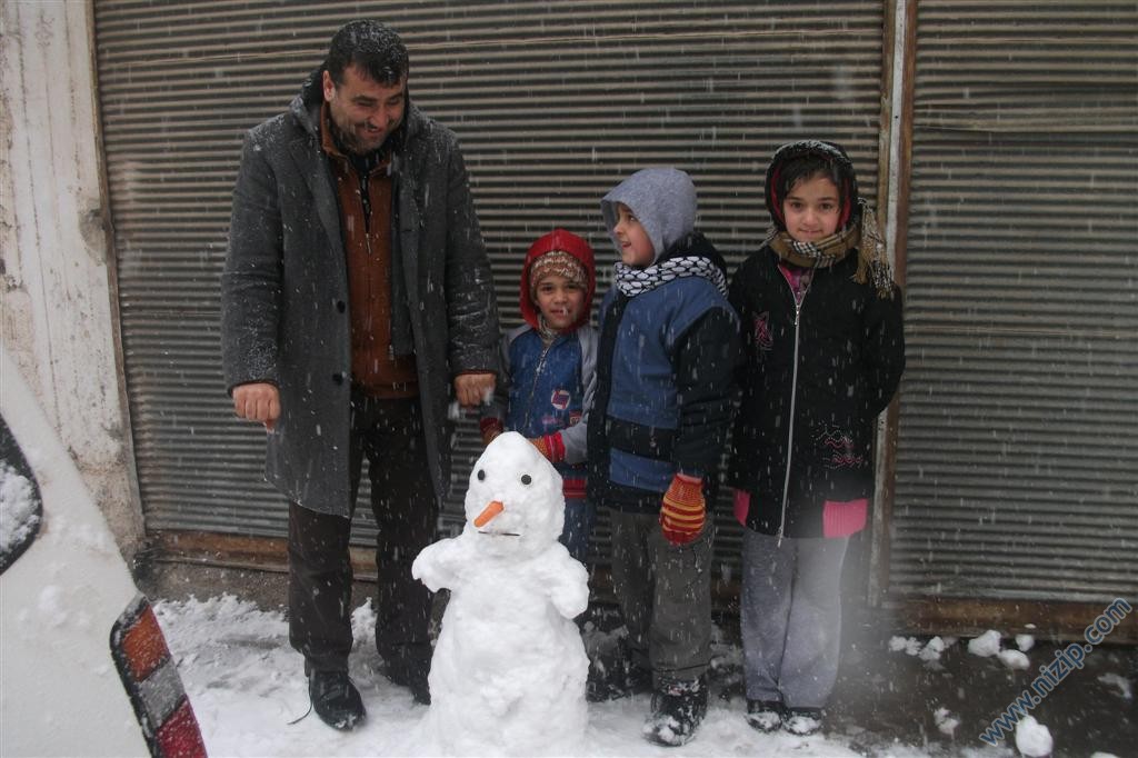 Nizip'te kar kalınlığı 25 cm'ye ulaştı