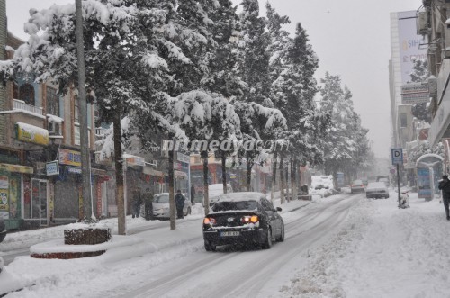 Nizip'te kar kalınlığı 25 cm'ye ulaştı