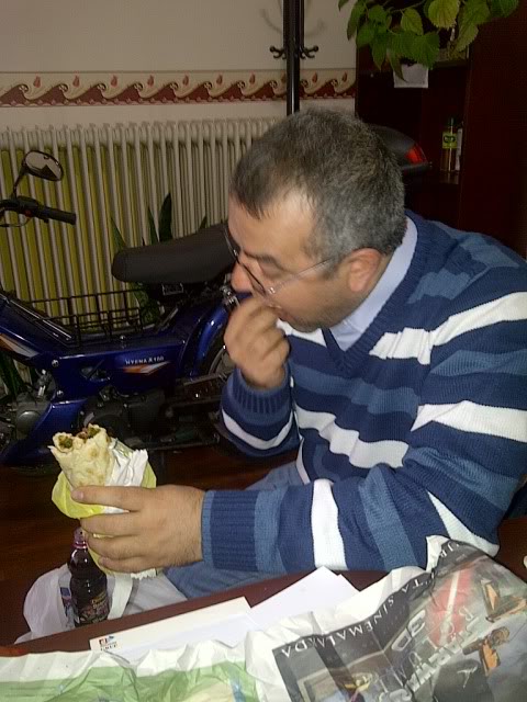 Hidonun dürüm keyfi Hidonun dürüm keyfi