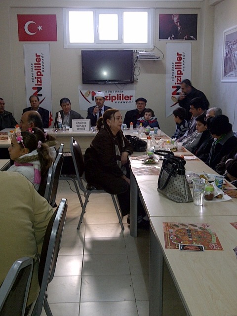 04-03- 2012 pazar günü Güngören nizipliler derneginde kahvaltı