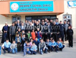 Sarı ve Şahin'in Okul Ziyareti Sarı ve Şahin'in Okul Ziyareti