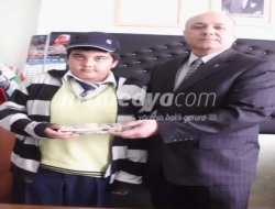 Mehmetçik Vakfı'ndan Ödül Mehmetçik Vakfı'ndan Ödül
