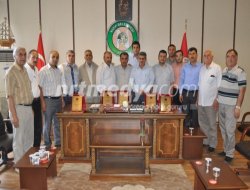 Video: MUHTARLARDAN NRT YÖNETİMİNE PLAKET Video: MUHTARLARDAN NRT YÖNETİMİNE PLAKET