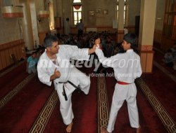 Cami depo değil ama... Karate salonu mu? Cami depo değil ama... Karate salonu mu?
