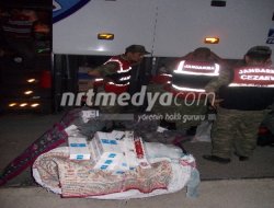 Video: YOLCU OTOBÜSÜNDE 2 BİN PAKET KAÇAK SİGARA ELE GEÇİRİLDİ Video: YOLCU OTOBÜSÜNDE 2 BİN PAKET KAÇAK SİGARA ELE GEÇİRİLDİ