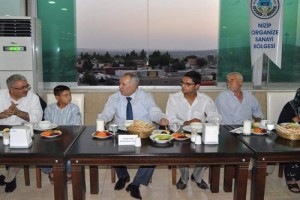 Nizip Osb'den İftar Yemeği Nizip Osb'den İftar Yemeği