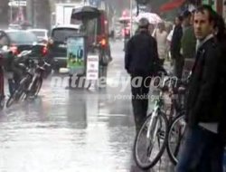 Aniden Bastıran Sağanak Yağmur Sıcaktan Kavrulan Niziplileri Serinletti