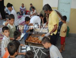Video: KURAN KURSU ÖĞRENCİLERİNE İFTAR YEMEĞİ VERİLDİ Video: KURAN KURSU ÖĞRENCİLERİNE İFTAR YEMEĞİ VERİLDİ