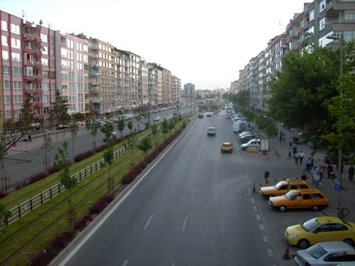 Raylı Sistemlerin Gayrimenkullere olumlu/olumsuz Etkileri