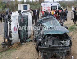 Gaziantep'in Nizip İlçesinde, Yolcu Minibüsüyle Otomobilin ...