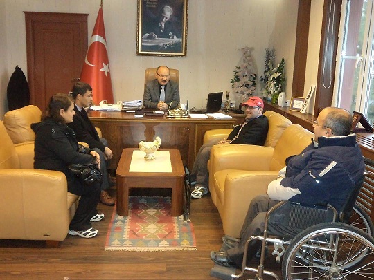 Nizip Zeugma Engelliler Spor Kulübü Derneği’nden Kaymakam Yaşar KARADENİZ’e ziyaret. Nizip Zeugma Engelliler Spor Kulübü Derneği’nden Kaymakam Yaşar KARADENİZ’e ziyaret.
