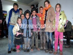 Ayaklarının Çamuruyla Kaçtılar Ayaklarının Çamuruyla Kaçtılar