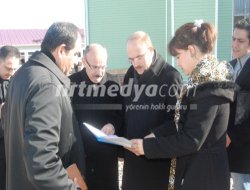Milletvekili Sarı, Çadır Ve Konteynır Kentte İncelemelerde Bulundu