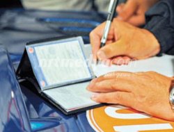 Video: DOLMUŞ RUHSAT SAHİPLERİNE VİZE UYARISI Video: DOLMUŞ RUHSAT SAHİPLERİNE VİZE UYARISI
