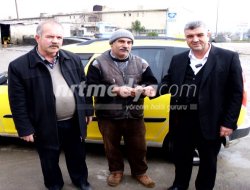 Bankamatikte Unutulan Parayı Sahibine Teslim Etti ! Bankamatikte Unutulan Parayı Sahibine Teslim Etti !