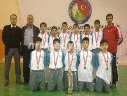 Minik Hokeycilerin Büyük Başarısı Minik Hokeycilerin Büyük Başarısı