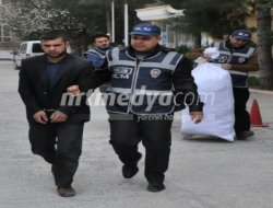 2 çuval *****ı yola atıp kaçtı 2 çuval *****ı yola atıp kaçtı
