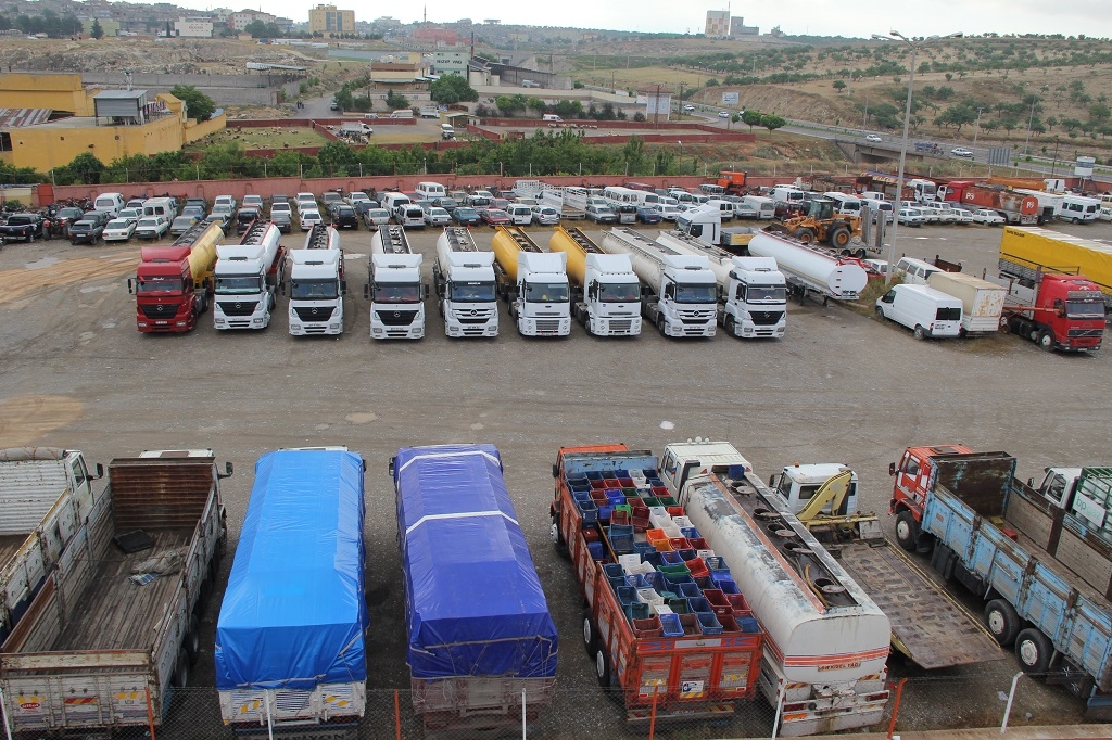Tır ve kamyonculara modern garaj Tır ve kamyonculara modern garaj
