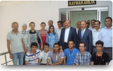LYS  ve SBS’de İlçemizde başarılı olan öğrencilerimize ödül verildi.