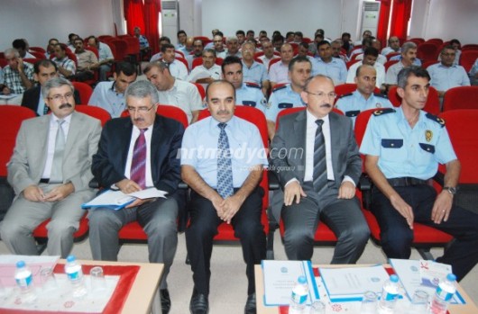 Nizip'te güvenli okul güvenli eğitim semineri